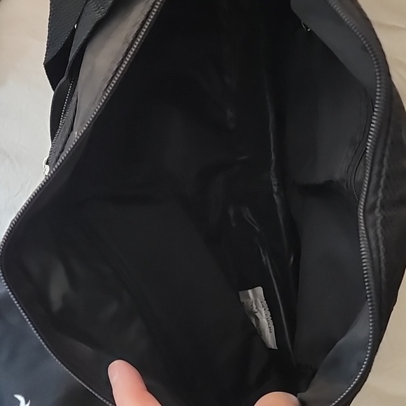 Maple leaf packable adjustable shoukder strap - Picture 5 of 9